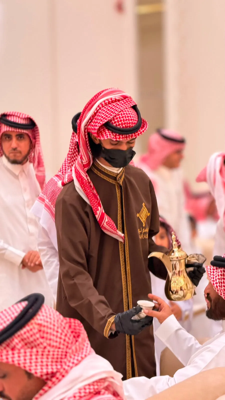 قهوجي وصبابين قهوة
