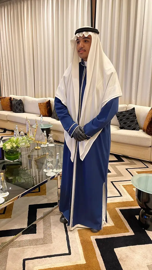 قهوجي صباب في حي العقيق الرياض