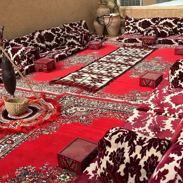 قهوجيين صبابين قهوة للعزاء